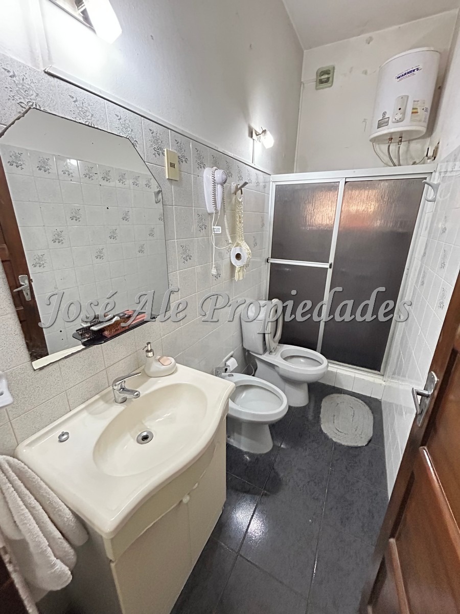 Imagen 6 de Hermosa propiedad ubicada en el Real de San Carlos, a metros de Av Principal Luis Alberto de Herrera, Colonia.