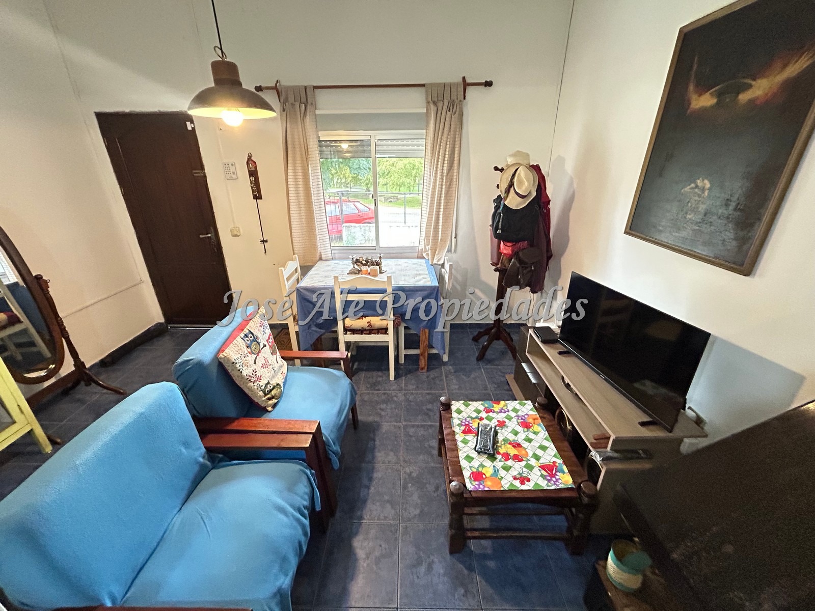 Imagen 3 de EN VENTA Casa de 2 dormitorios, ubicada a minutos del centro de la ciudad de Colonia.
