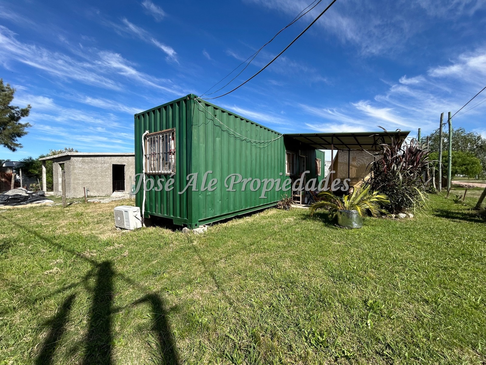 Imagen 1 de EN VENTA Casa contenedor de 2 dormitorios, ubicado en el General Colonia.