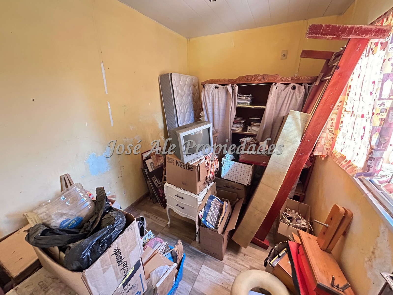 Imagen 10 de EN VENTA Casa contenedor de 2 dormitorios, ubicado en el General Colonia.