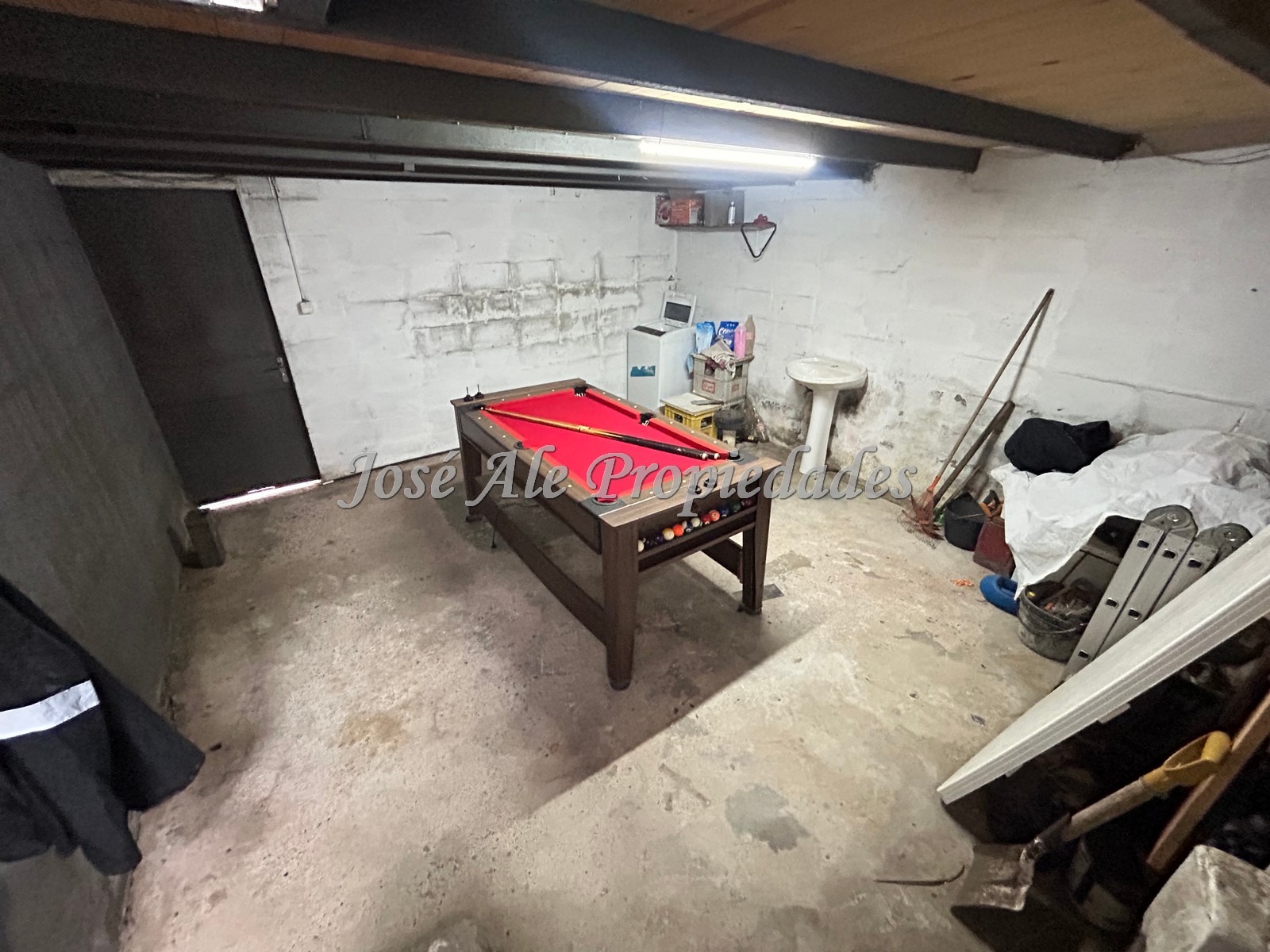 Imagen 10 de EN VENTA Impecable vivienda de 3 dormitorios, ubicada en excelente zona cerca de todos los servicios.