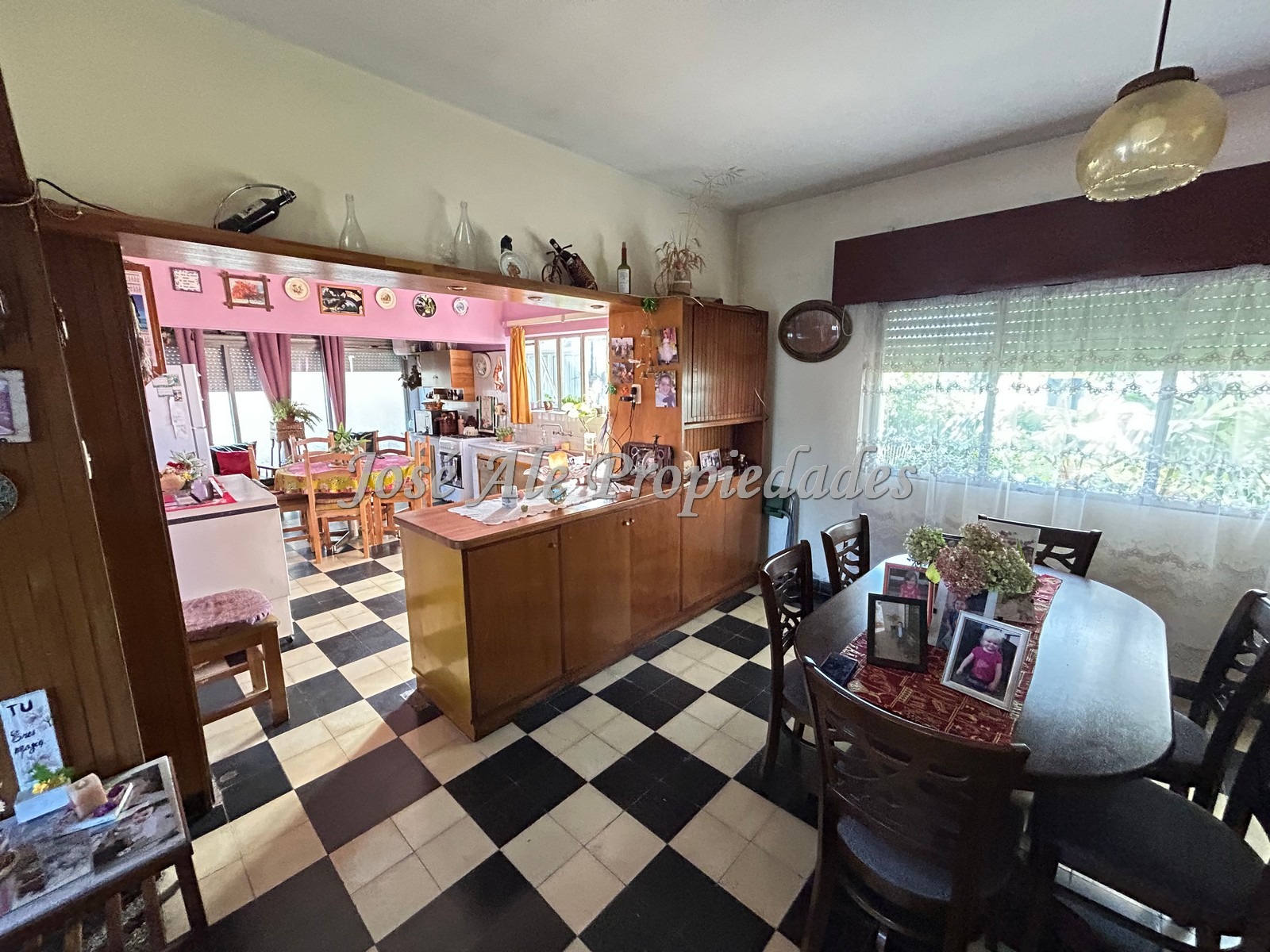 Imagen 4 de EN VENTA Excelente propiedad ubicada en inmejorable lugar sobre una de las principales avenidas de la ciudad de Colonia del Sacramento