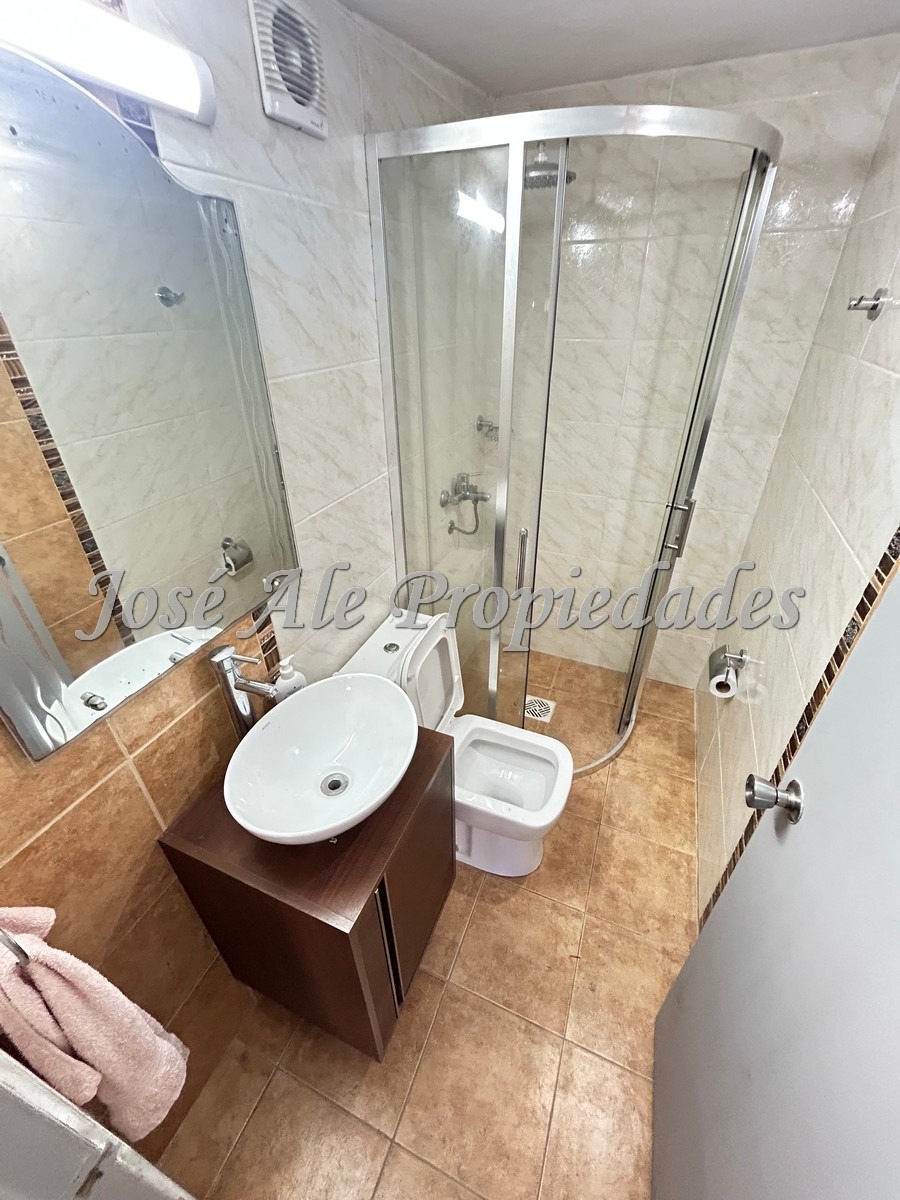 Imagen 6 de EN ALQUILER Casa ubicada en real de San Carlos, en una zona tranquila y próxima a servicios.