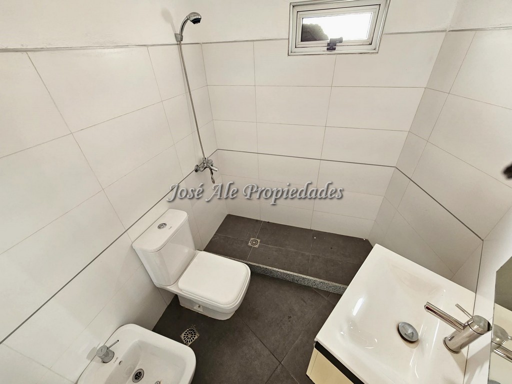 Imagen 10 de EN ALQUILER Espectacular apartamento de un dormitorio en edificio residencial frente al Rio de la Plata, Colonia.