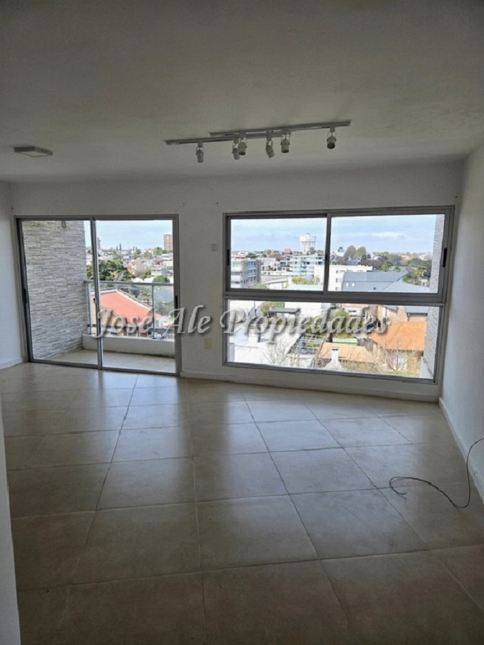 Imagen 2 de EN ALQUILER Espectacular apartamento de un dormitorio en edificio residencial frente al Rio de la Plata, Colonia.