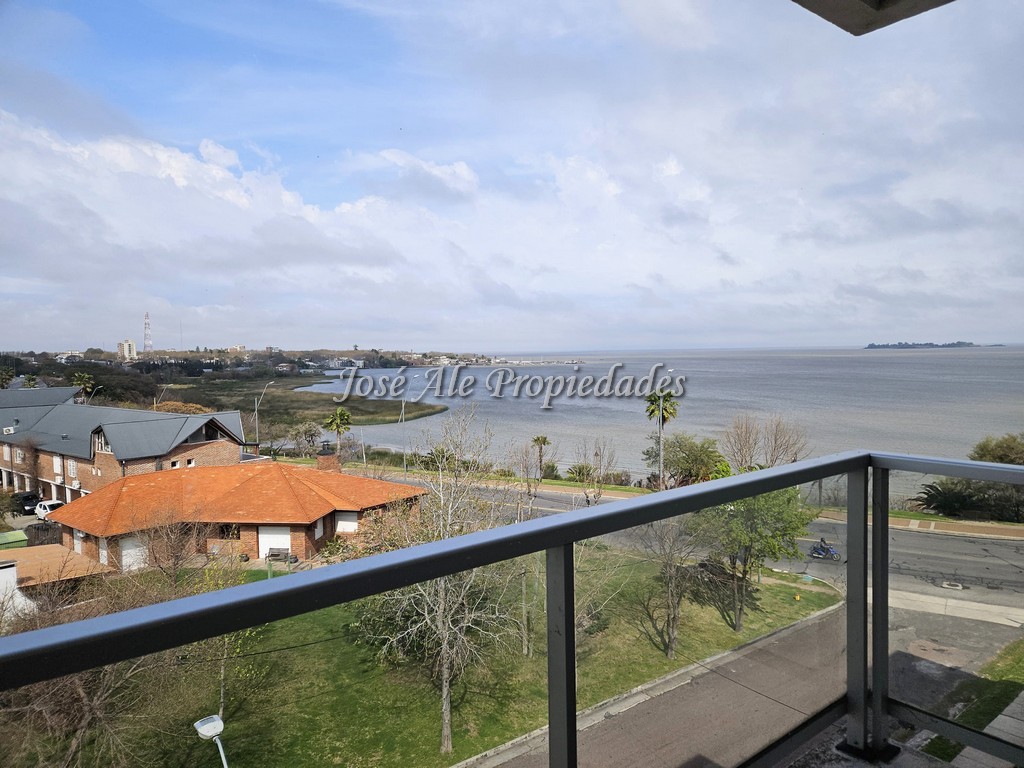 Imagen 5 de EN ALQUILER Espectacular apartamento de un dormitorio en edificio residencial frente al Rio de la Plata, Colonia.