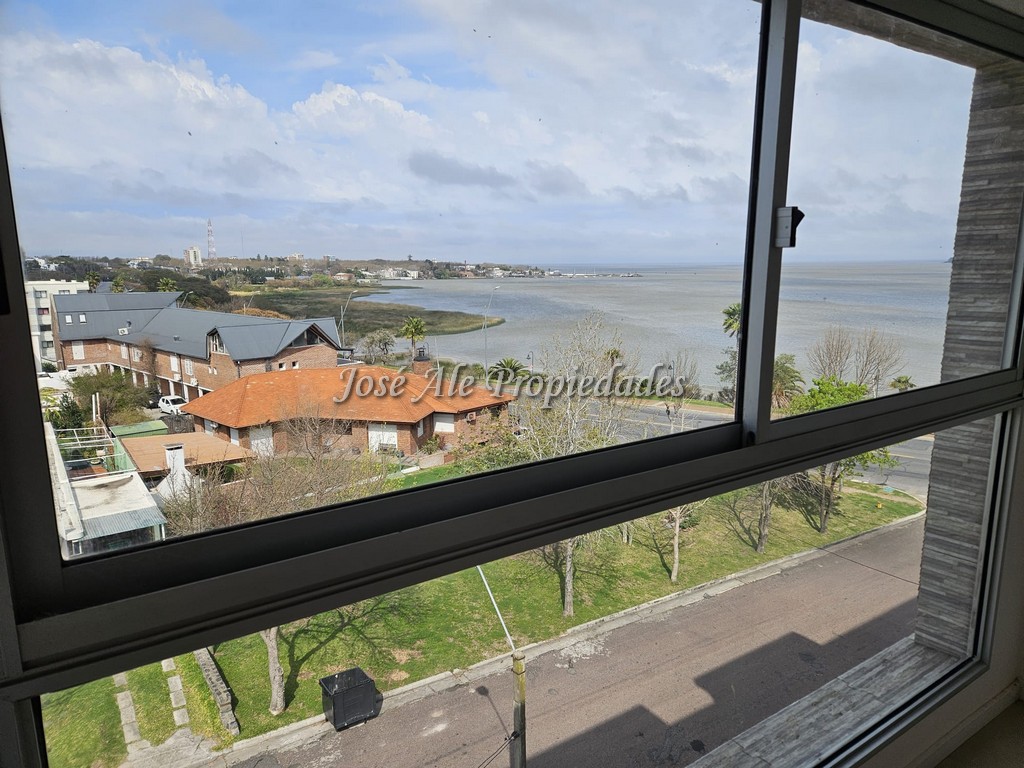 Imagen 7 de EN ALQUILER Espectacular apartamento de un dormitorio en edificio residencial frente al Rio de la Plata, Colonia.