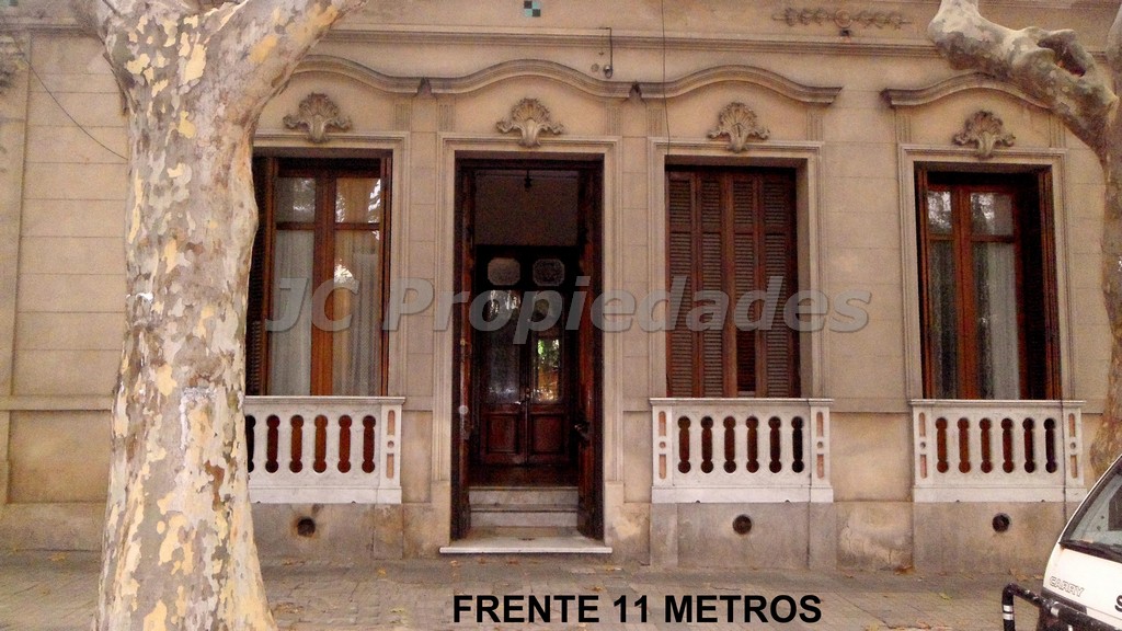 Imagen 2 de EN VENTA Importante propiedad situada sobre la principal avenida de la ciudad y dentro del Barrio Histórico.